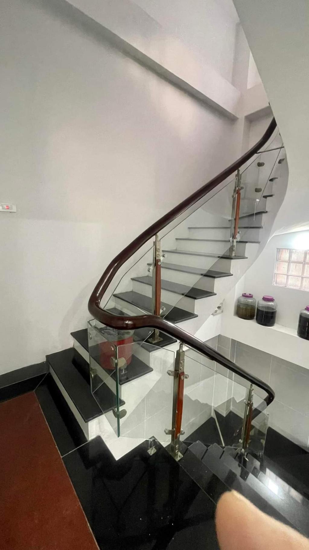 HAI BÀ TRƯNG, 47M2, 5 TẦNG, LÔ GÓC, MẶT TIỀN LỚN, Ở NGAY